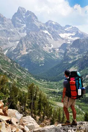 homme-randonnee-montagne2